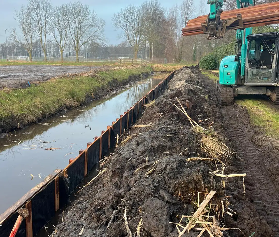 Afbeelding 1 aanbrengen beschoeiing projecten dijkshoorninfra